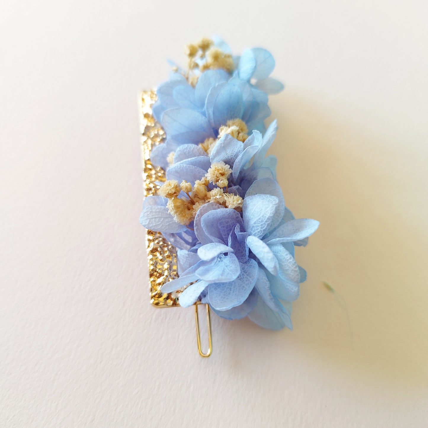 "L'Azur d'un Jour"Barrette Élégante fleurs séchées mariage – Bleu