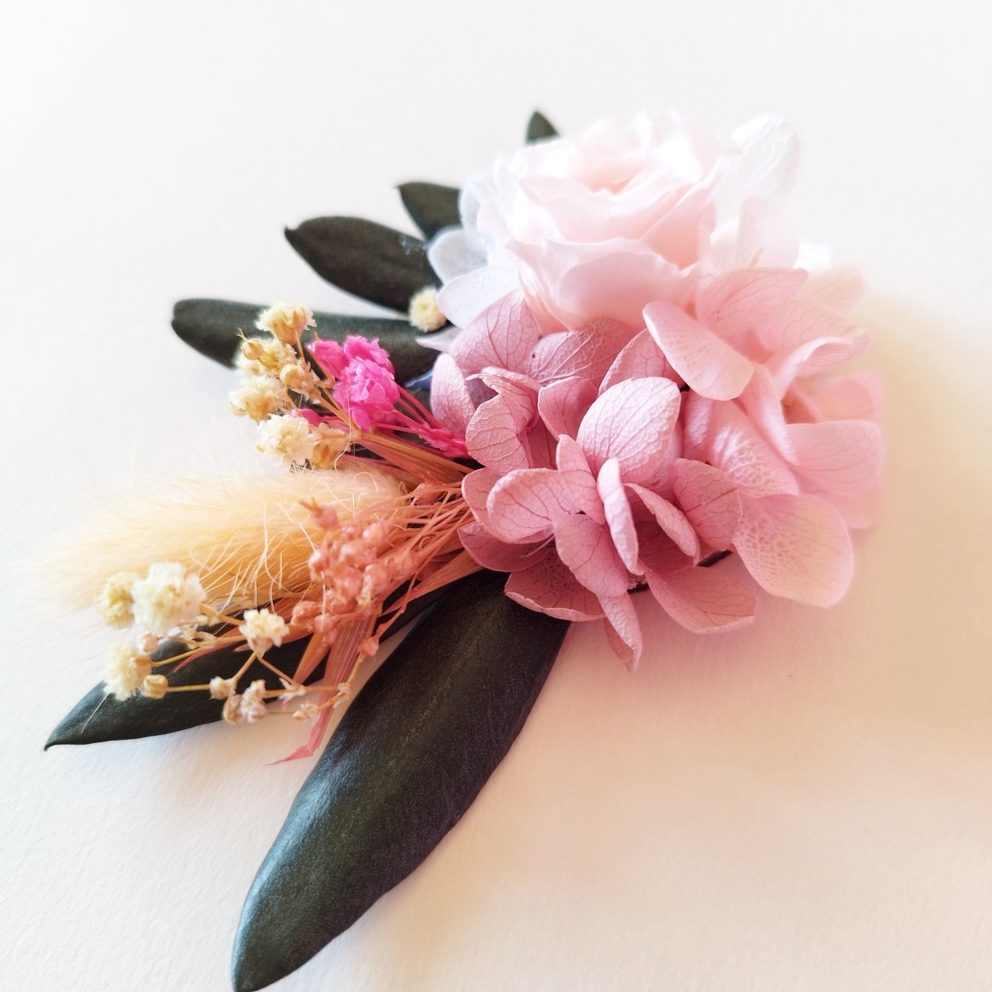 "Rosée de Tendresse"Boutonnière fleurs séchées mariage – Élégance Rose & Blanc 🌸