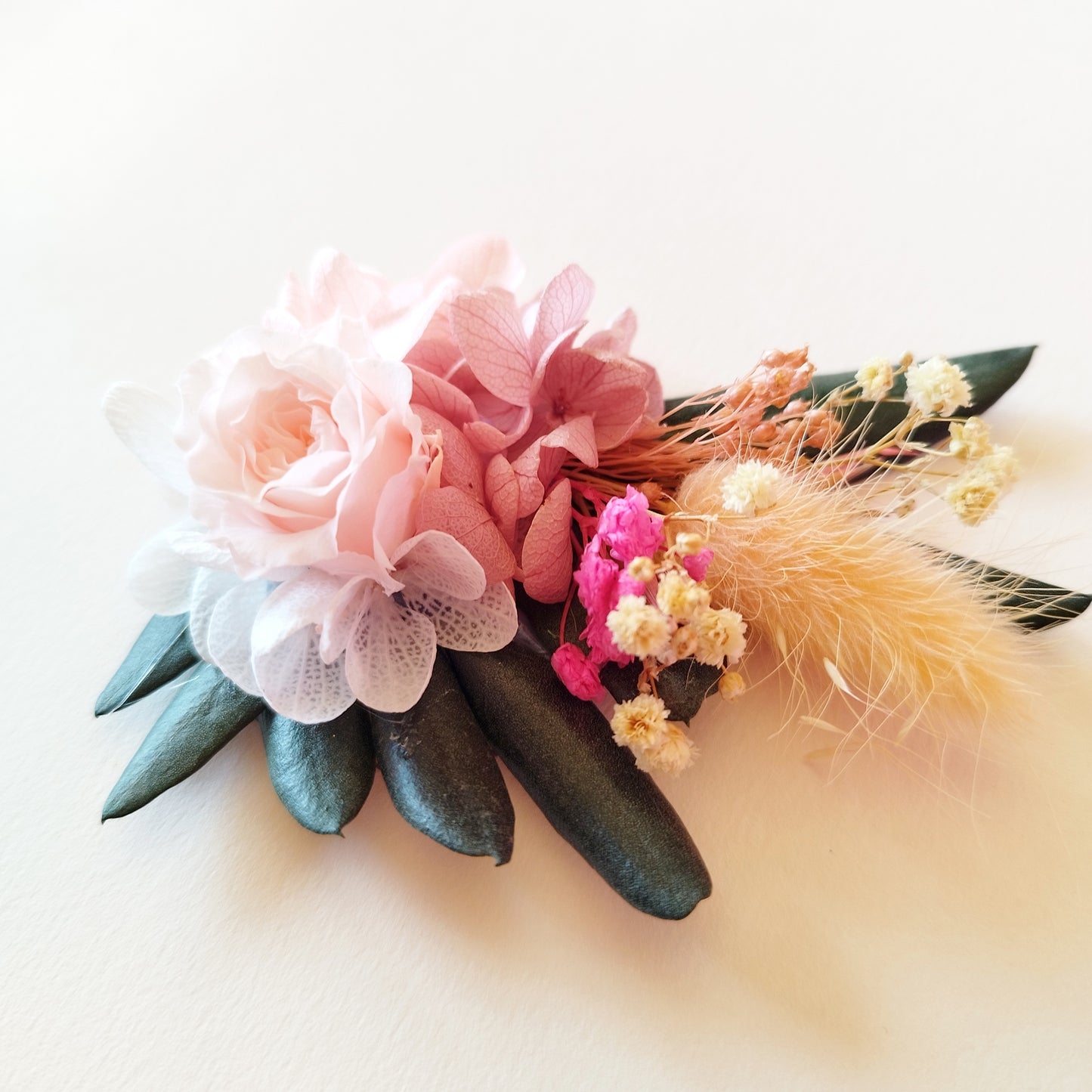 "Rosée de Tendresse"Boutonnière fleurs séchées mariage – Élégance Rose & Blanc 🌸
