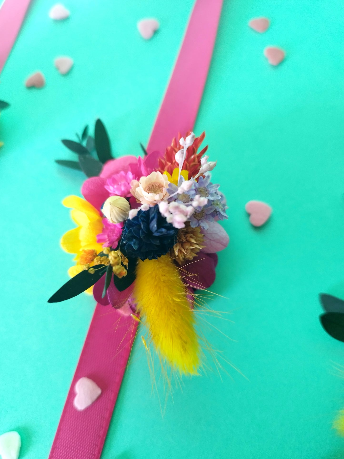 "Vincianne" Bracelet ruban fleurs séchées mariage– Couleurs Vives et Rose Foncé 🌟
