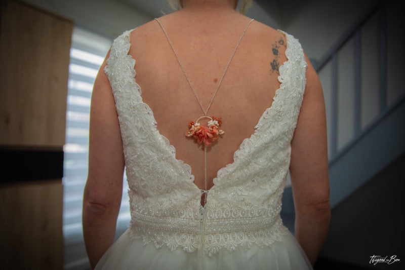 "Aurélie"Collier de dos fleurs séchées mariage – Rose et Blanc