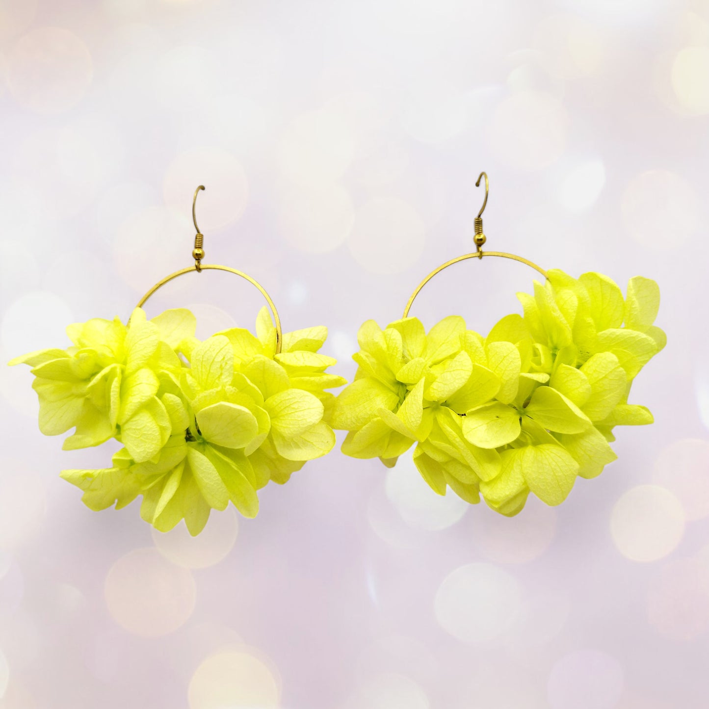 Boucles d'oreilles fleurs séchées mariage vert clair