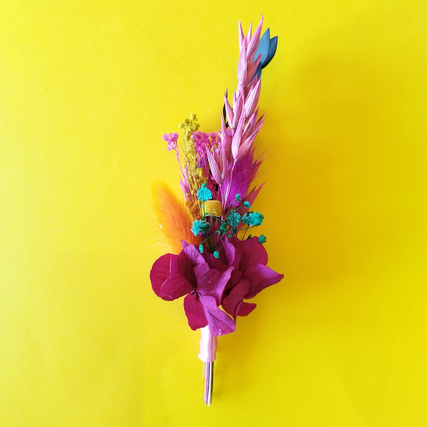 "Harmonie Fuchsia"Boutonnière fleurs séchées mariage – Mini Bouquet Aimanté pour Monsieur 🌿