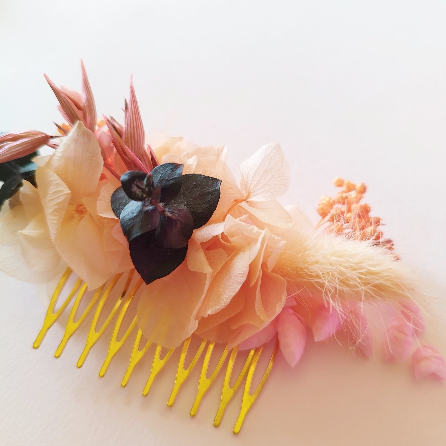 "Éclats Solaires" Peigne Floral fleurs séchées mariage– Rose, Orange & Pêche 🌞