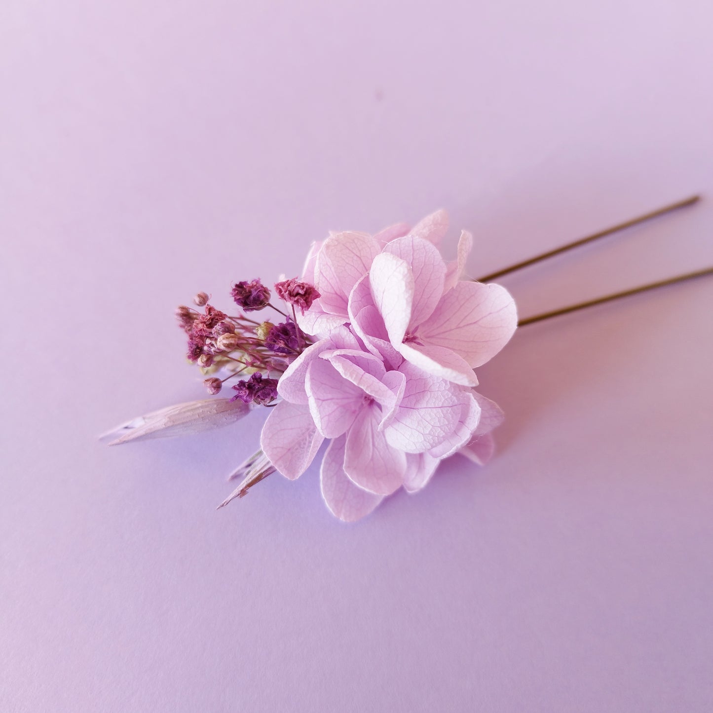 "Brume Florale"Trois piques à Chignon fleurs séchées mariage – Élégance Naturelle violet 💜