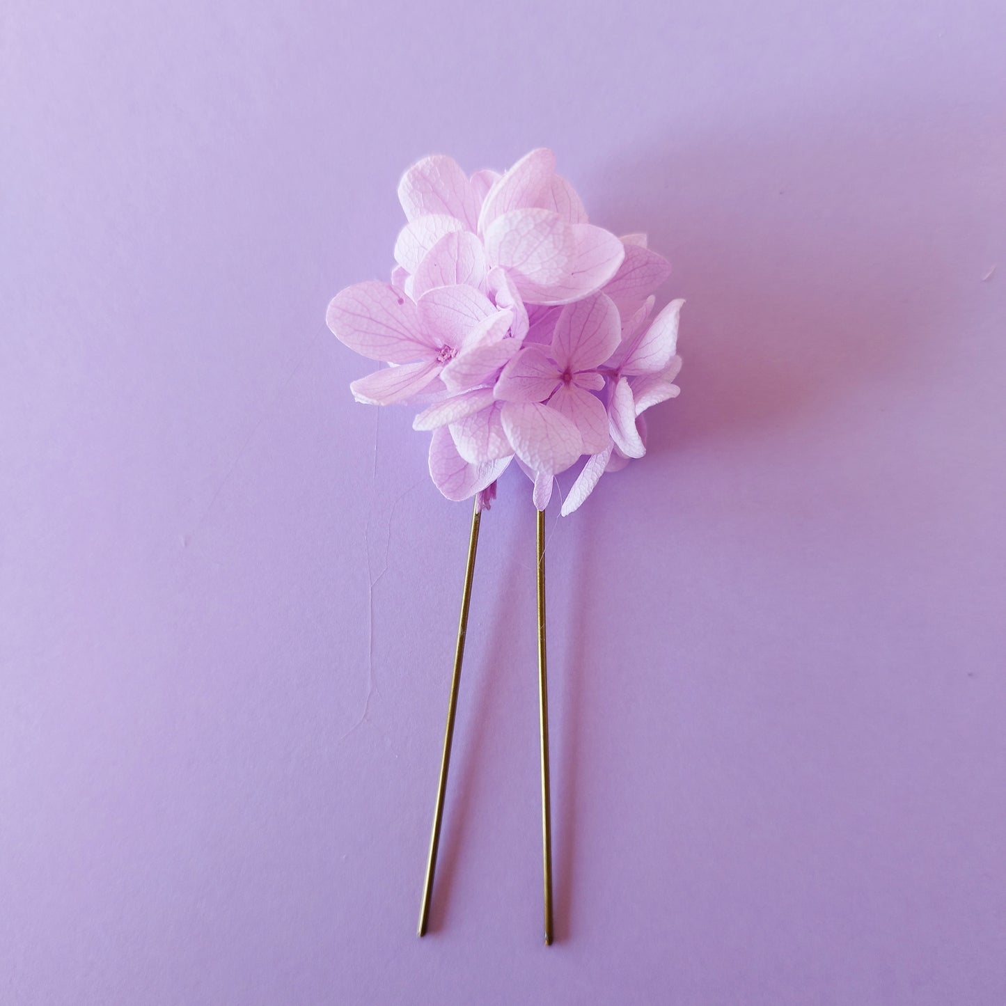 "Brume Florale" Piques à Chignon fleurs séchées mariage– Élégance Naturelle violet 💜