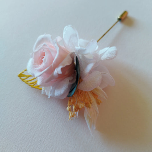 "Élégance"Boutonnière Élégante fleurs séchées mariage – Rose & Doré 🌸
