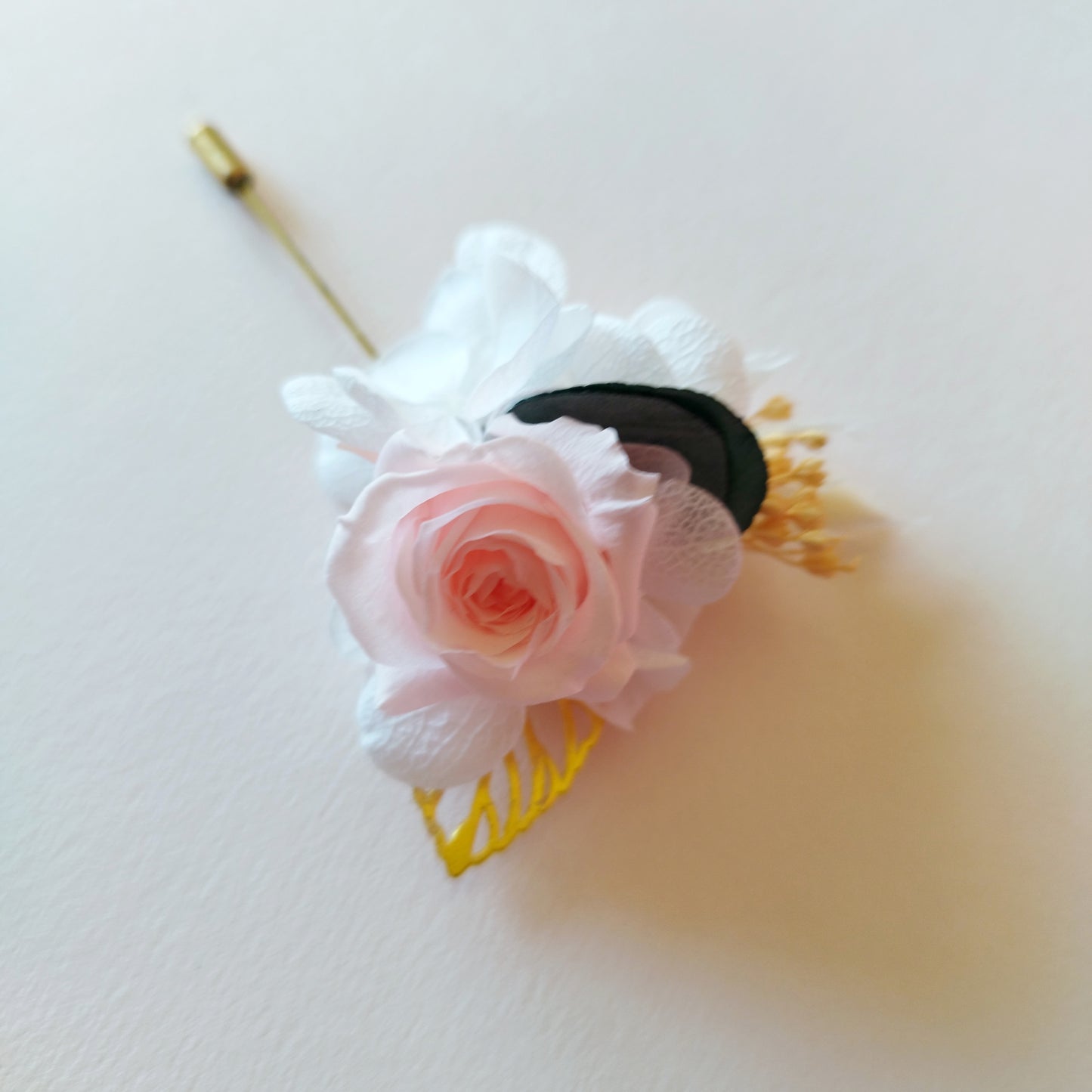 "Élégance"Boutonnière Élégante fleurs séchées mariage – Rose & Doré 🌸