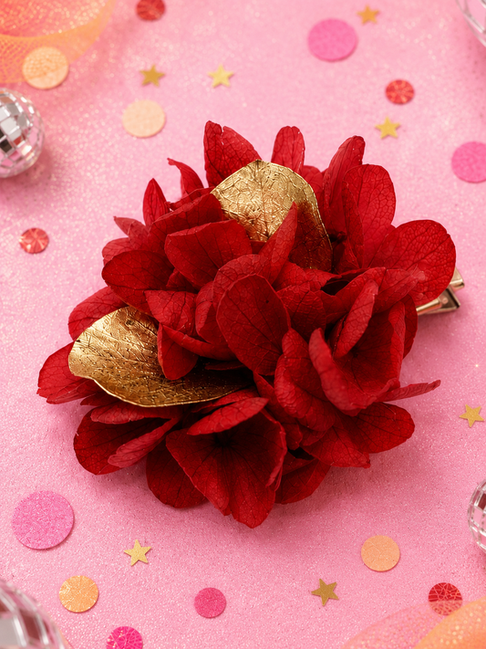 Barrette crocodile ronde 5cm en hortensia stabilise rouge et dore pour coiffure de mariage