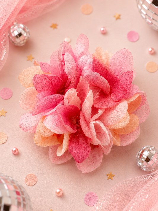 Barrette crocodile ronde 5cm en hortensia stabilise degrade de rose poudre et fuchsia pour coiffure de mariage