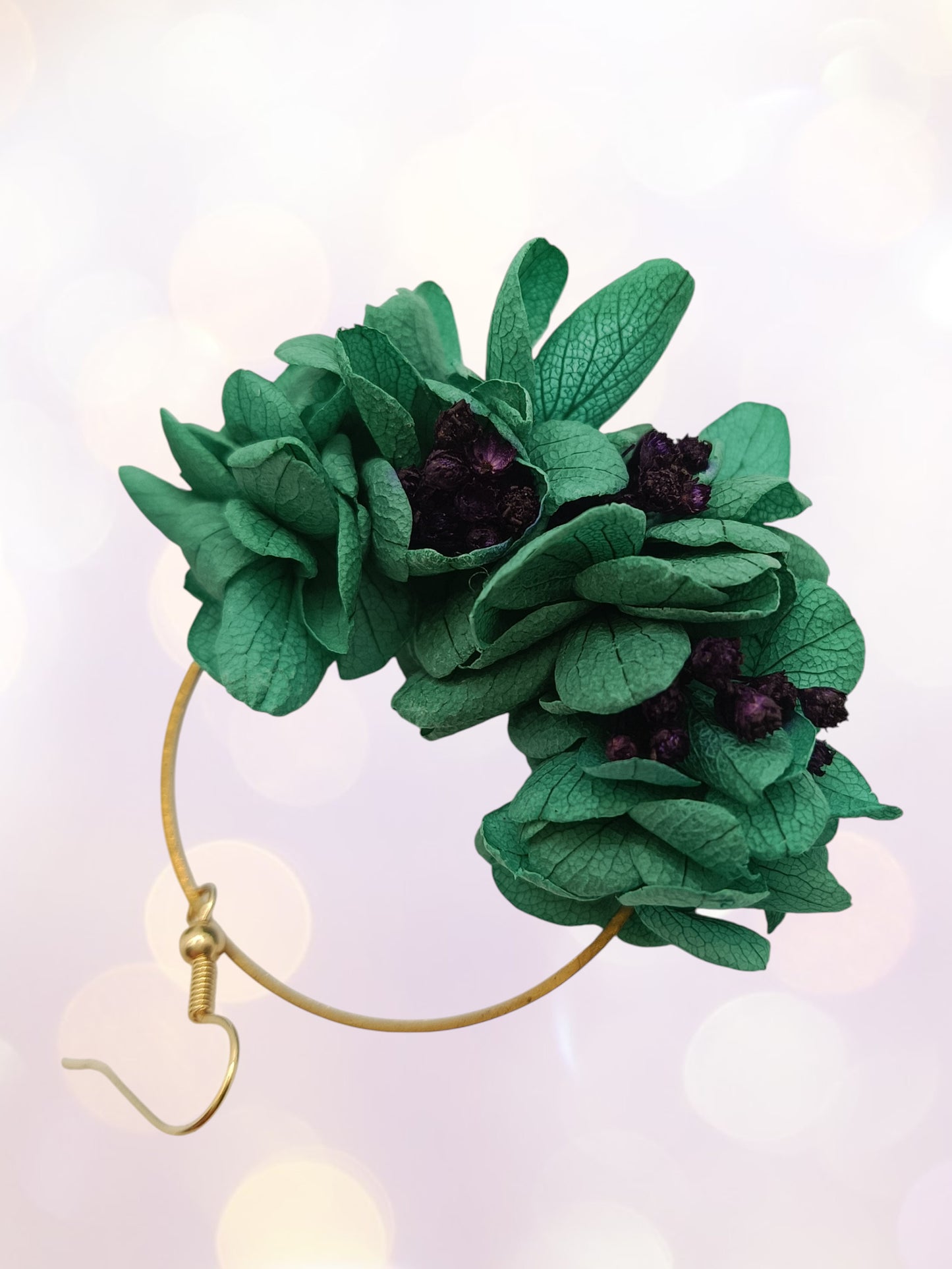 Créoles composition florale vert et violet