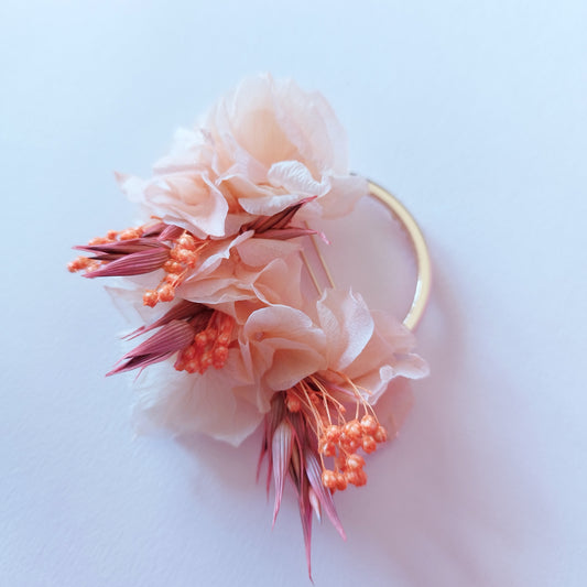 "Éclats Solaires" –Barrette fleurs séchées mariage Rose, Orange & Pêche 🌞