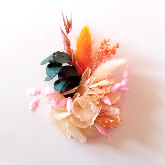 "Éclats Solaires" Boutonnière fleurs séchées mariage– Rose, Orange & Pêche 🌞