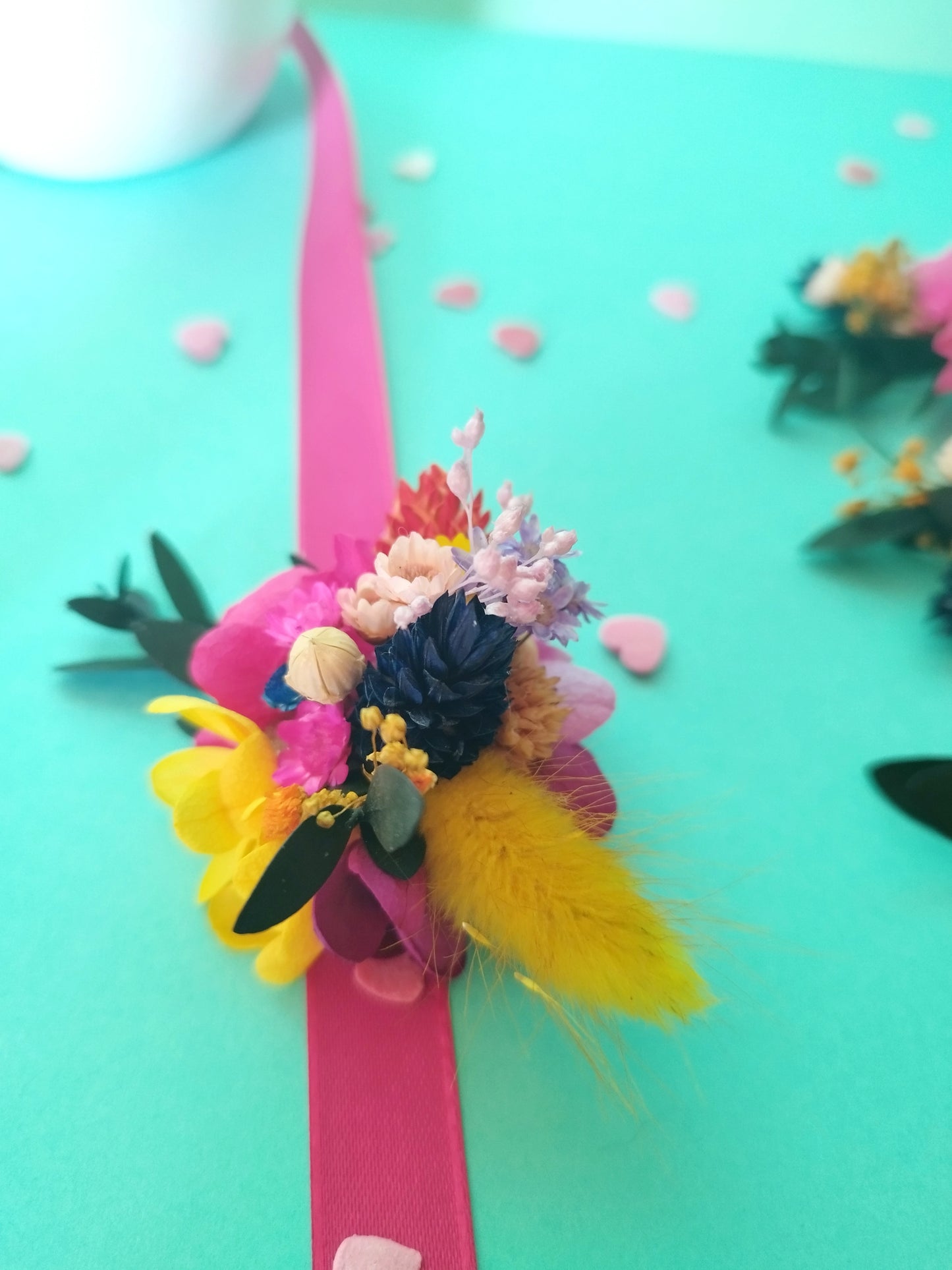 "Vincianne" Bracelet ruban fleurs séchées mariage– Couleurs Vives et Rose Foncé 🌟