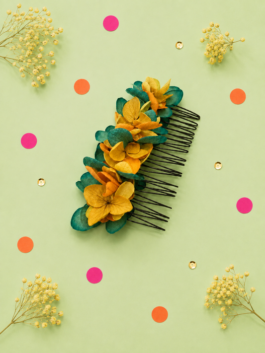 Peigne de mariage avec fleurs d hortensia stabilise  jaune moutarde et vert canard