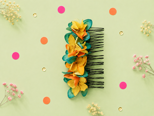 Peigne de mariage avec fleurs d hortensia stabilise  jaune moutarde et vert canard