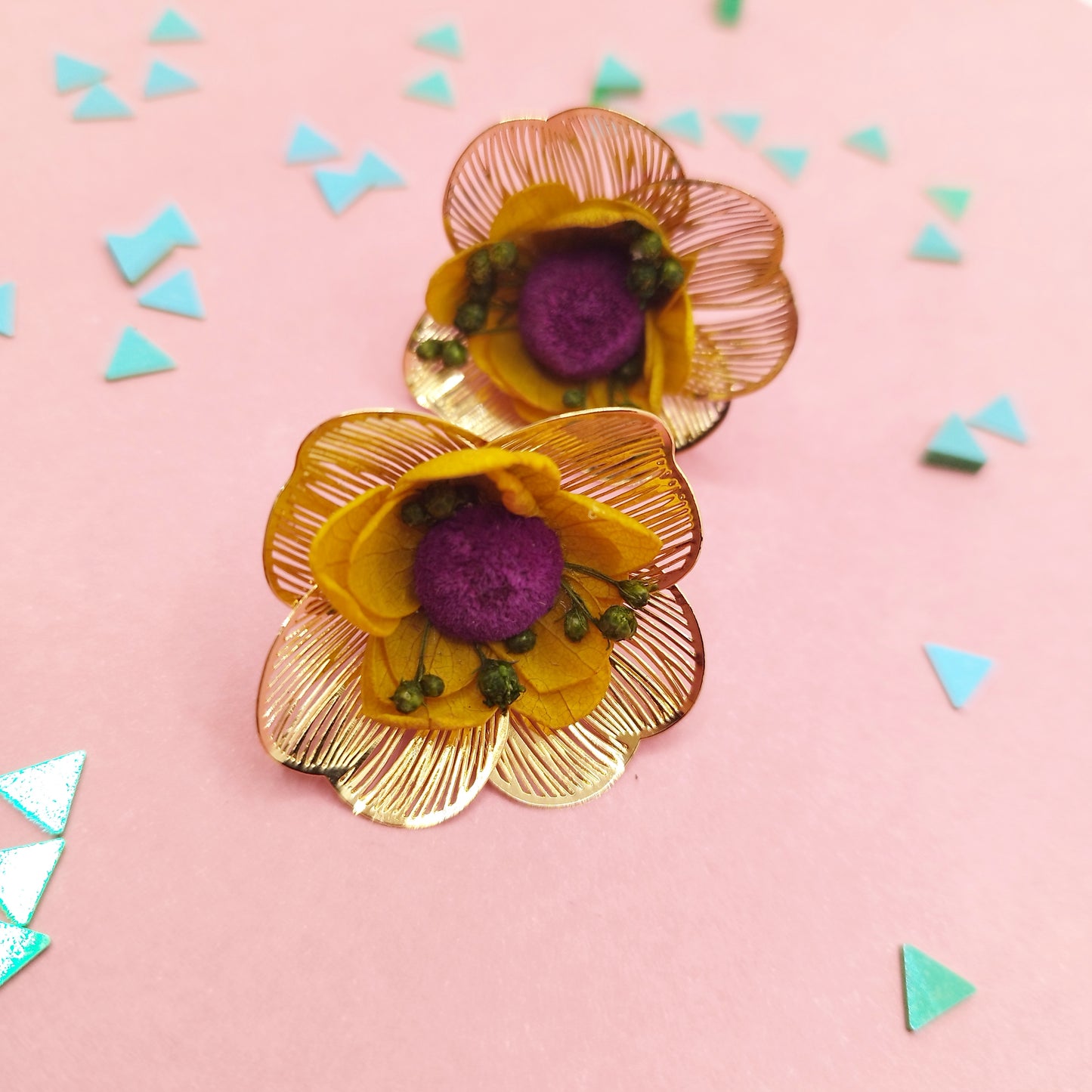 😉Flirt au premier regard-Puces d’oreilles dorées fleurs séchées