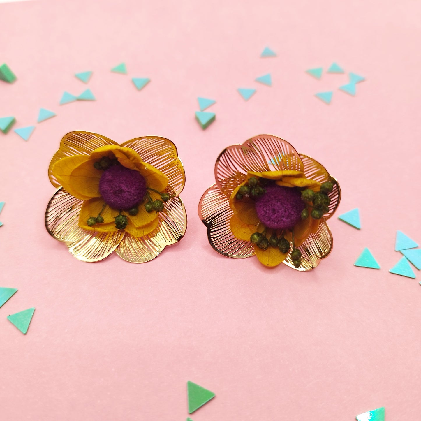 😉Flirt au premier regard-Puces d’oreilles dorées fleurs séchées