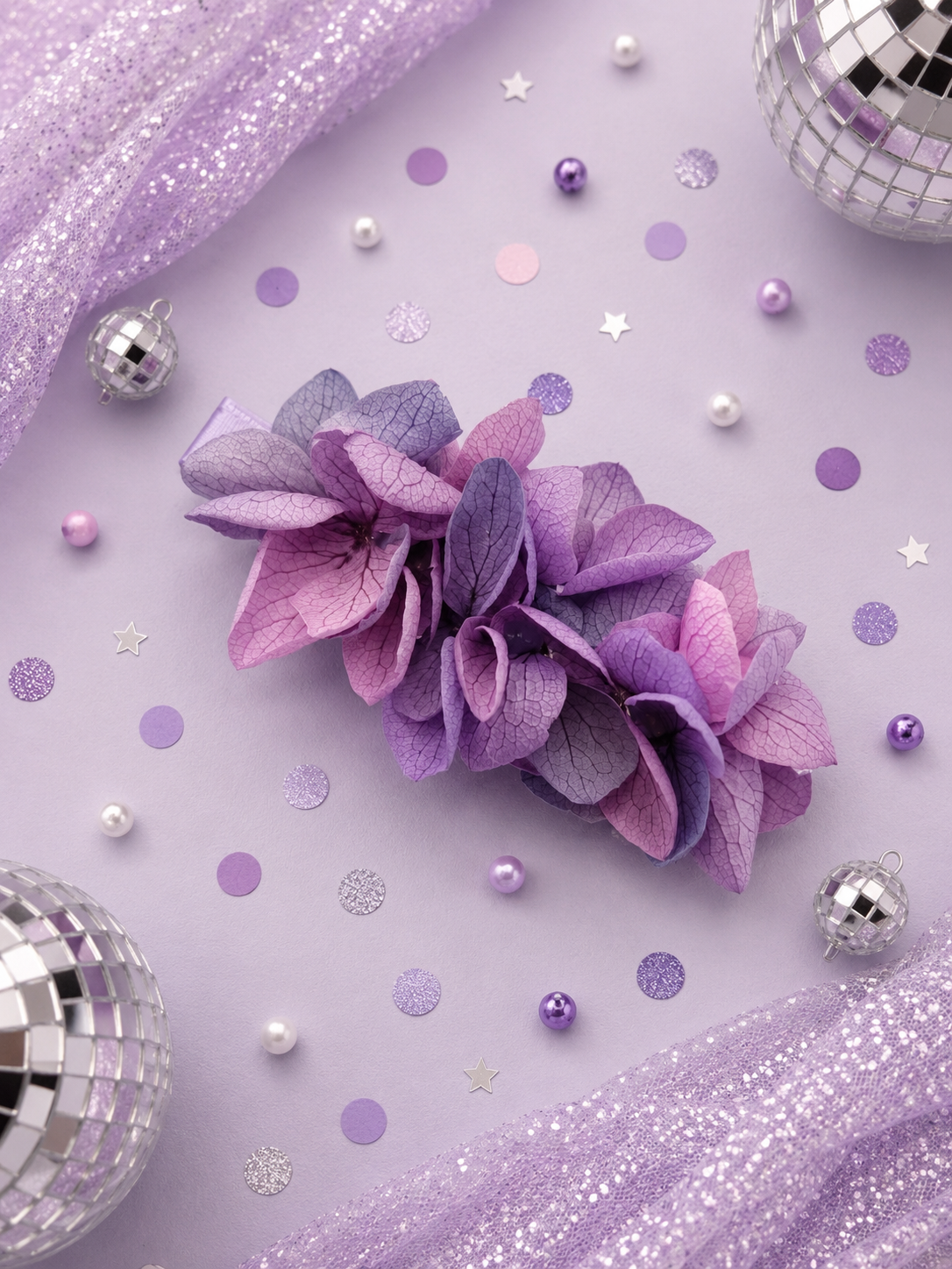 Barrette crocodile 7cm en hortensia stabilise dans des nuances de lilas et violet pour coiffure de mariage