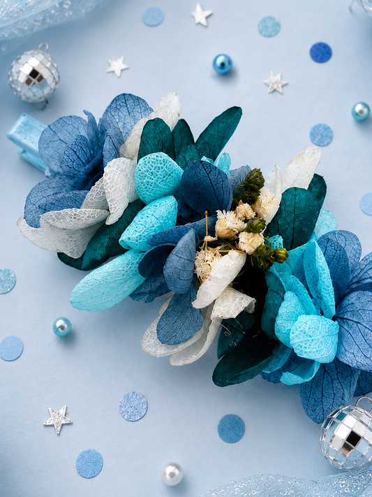 Barrette crocodile 7cm en hortensia stabilise bleu canard bleu ciel turquoise et blanc pour coiffure de mariage