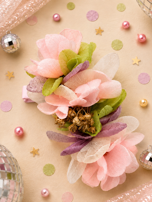 Barrette crocodile 7cm en hortensia stabilise rose poudre lilas et vert anis pour coiffure de mariage