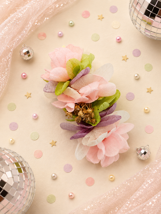 Barrette crocodile 7cm en hortensia stabilise rose poudre lilas et vert anis pour coiffure de mariage