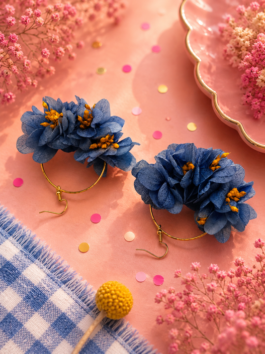 Boucles d'oreilles mariage créoles hortensia bleu roi et broom bloom moutarde