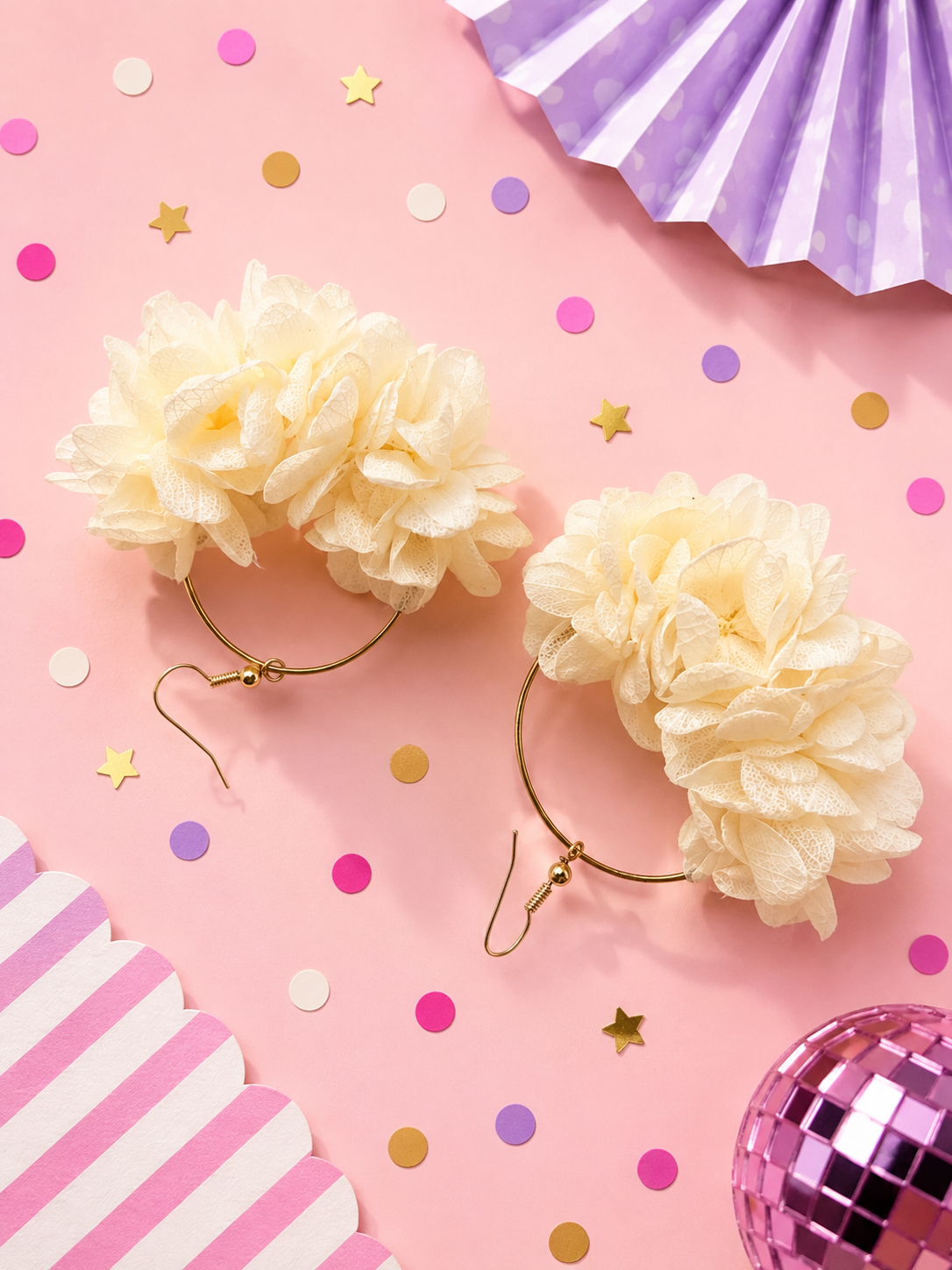 Boucles d'oreilles mariage créoles hortensia stabilisé blanc ivoire