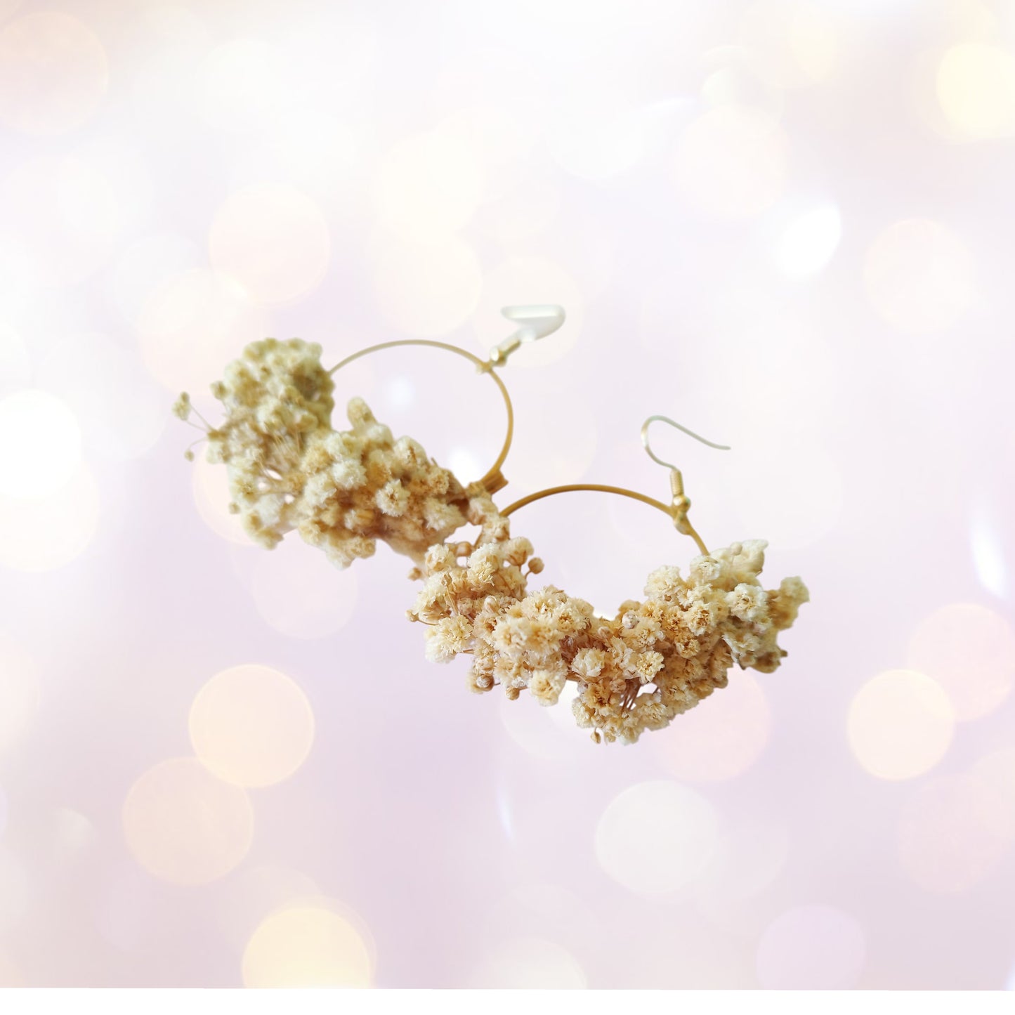 "L'Azur d'un Jour" Boucles d’Oreilles fleurs séchées mariage– Créoles en Gypsophile Naturel ✨