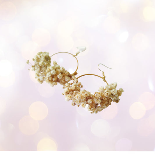 "L'Azur d'un Jour" Boucles d’Oreilles fleurs séchées mariage– Créoles en Gypsophile Naturel ✨