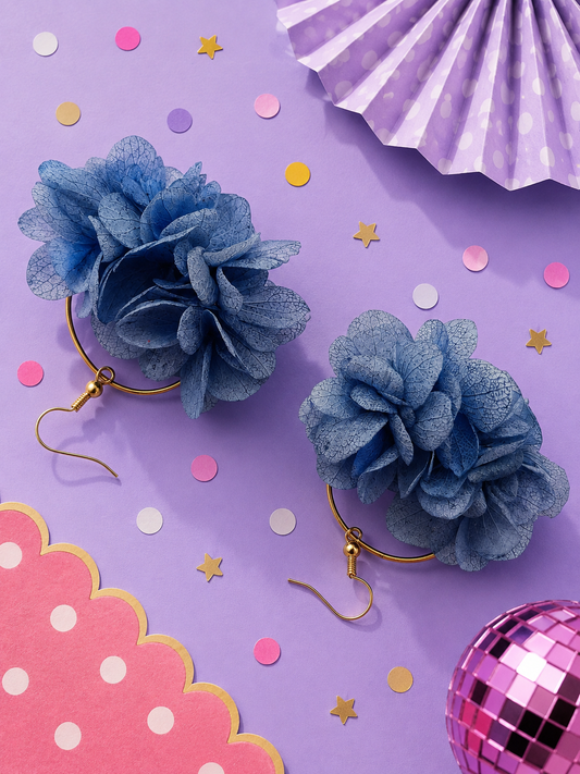 Boucles d'oreilles mariage créoles hortensia stabilisé bleu roi
