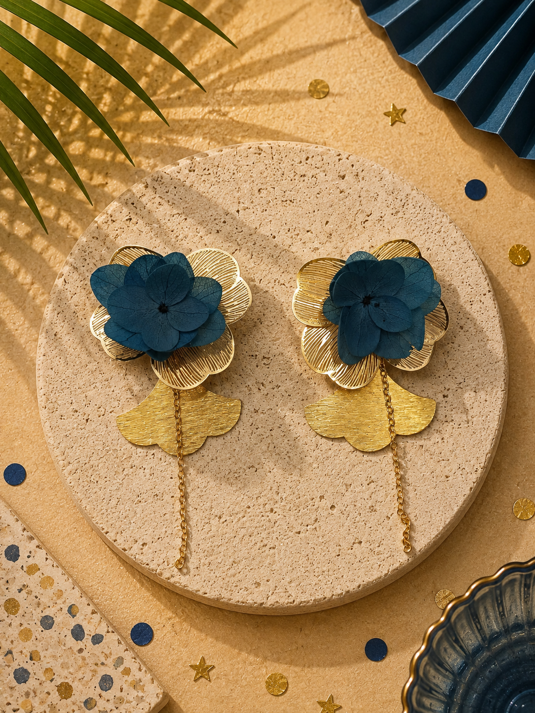 Boucles d'oreilles modulables mariage en hortensia stabilisé bleu canard et acier inoxydable doré