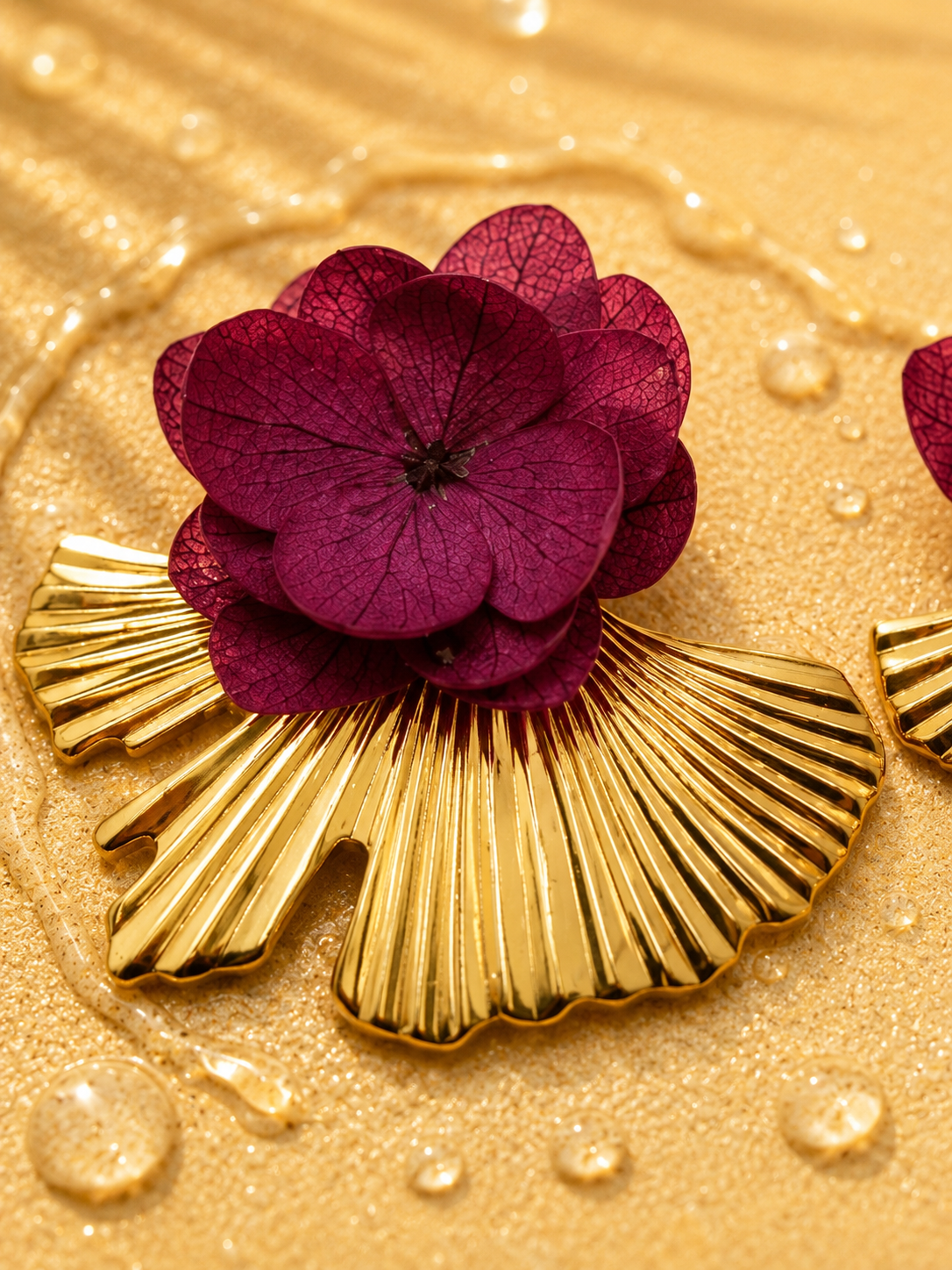 Boucles d'oreilles mariage modulables en hortensia stabilise violet prune et acier inoxydable dore