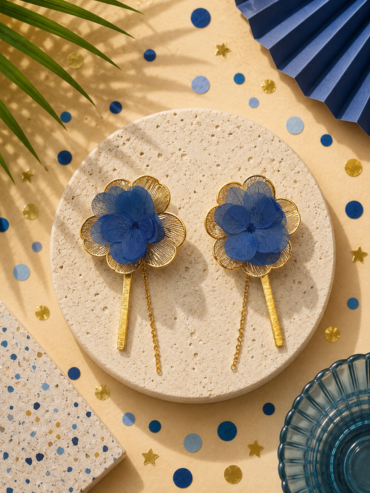 Boucles d'oreilles mariage modulables pendantes a chainettes hortensia bleu saphir et acier inoxydable dore