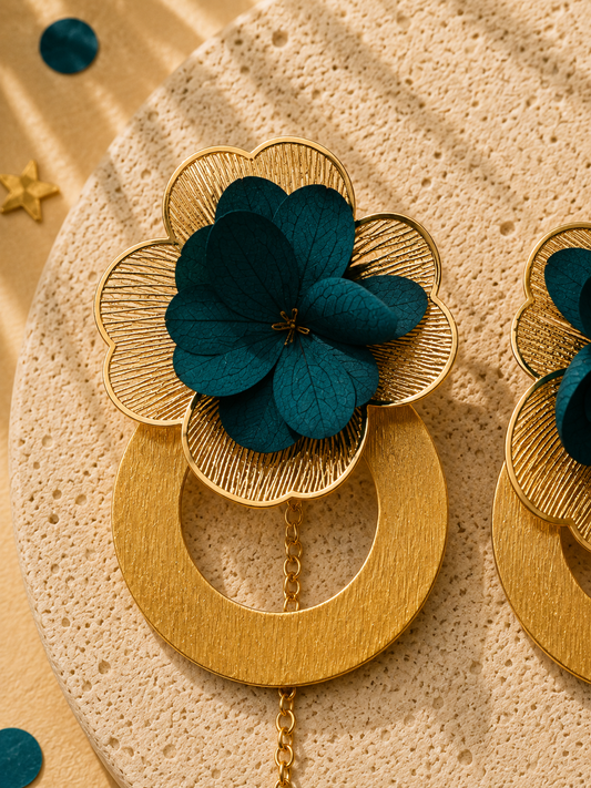 Boucles d'oreilles mariage modulables pendantes a anneaux et chainette hortensia bleu canard et acier inoxydable dore