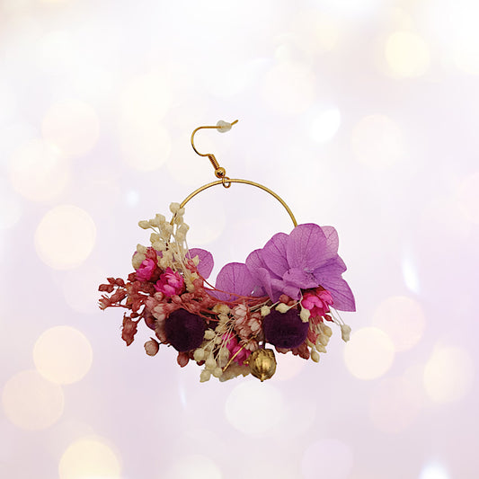 Boucles d'oreilles fleurs séchées mariage composition florale violette