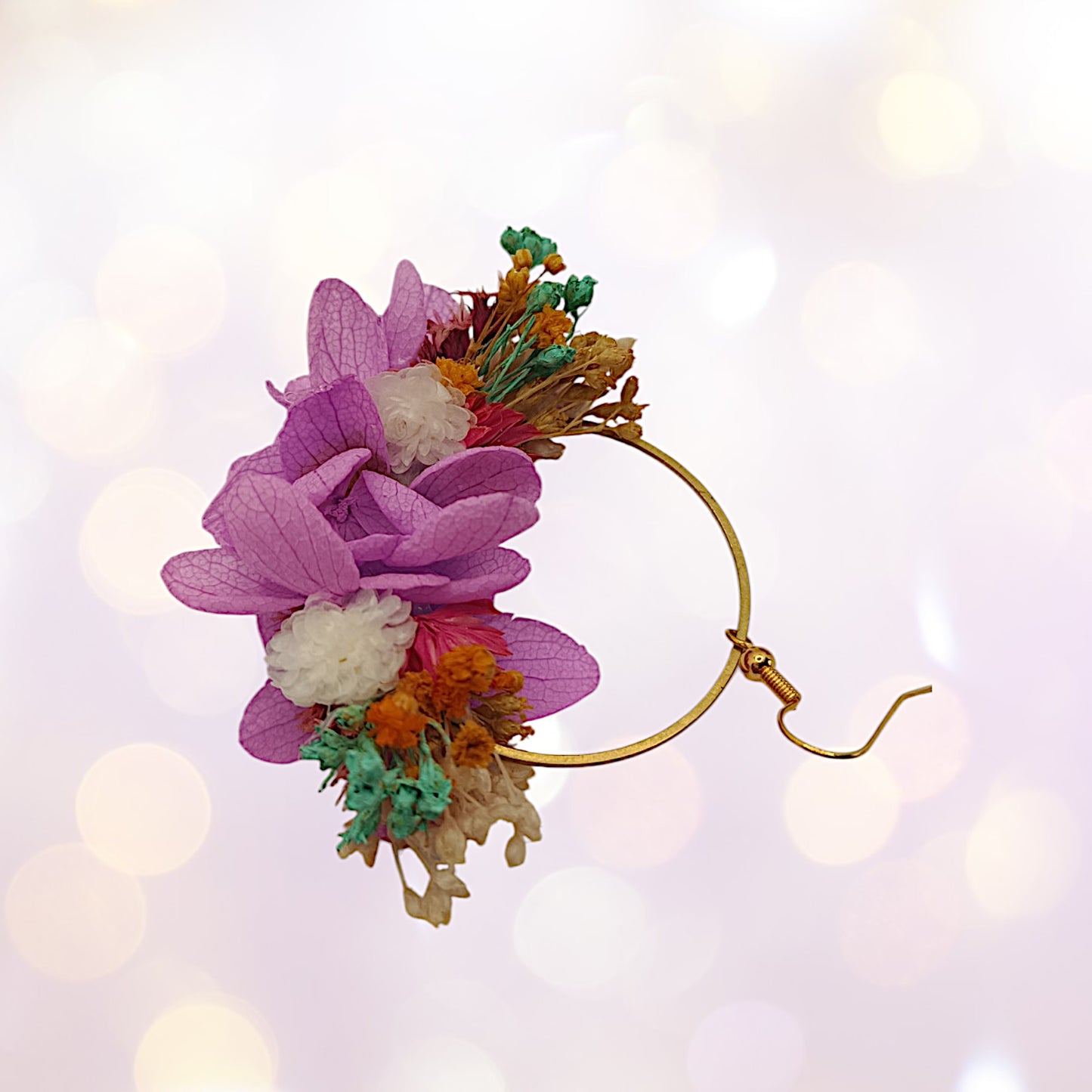 Boucles d'oreilles fleurs séchées mariage composition florale violette