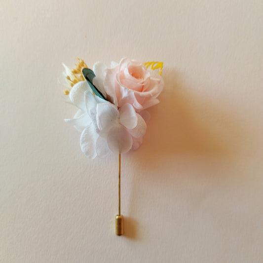 "Élégance"Boutonnière Élégante fleurs séchées mariage – Rose & Doré 🌸