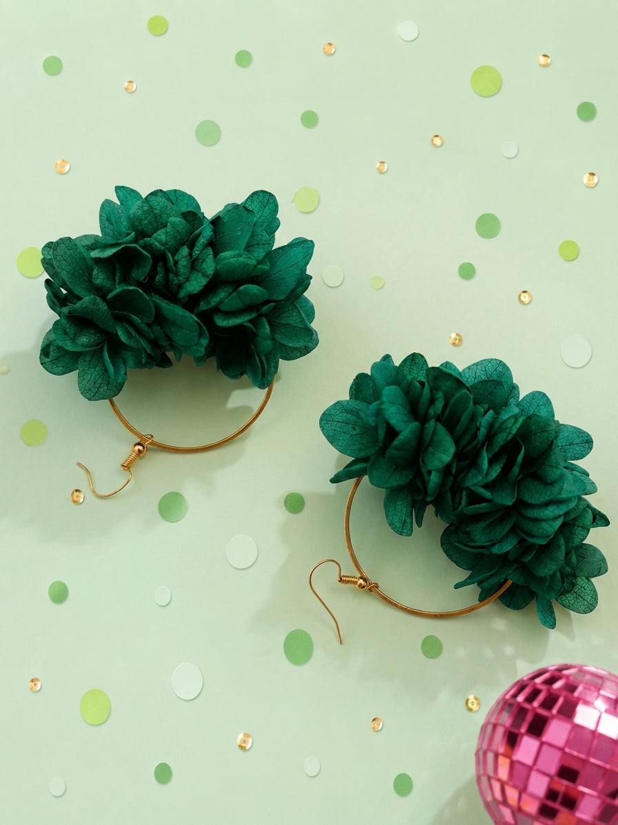 Coffret Mariés « Vert Forêt & Blanc » — Peigne, Créoles et Boutonnière en Fleurs Séchées