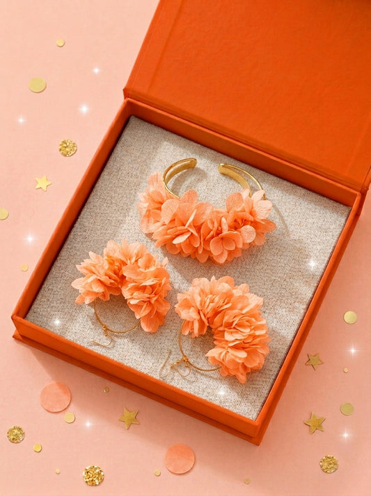 Coffret cadeau demoiselle d'honneur avec bracelet jonc et boucles d'oreilles créoles en hortensia couleur pêche abricot