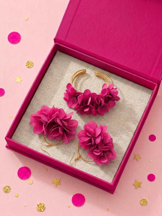Coffret cadeau demoiselle d'honneur avec bracelet jonc et boucles d'oreilles créoles en hortensia rose fuchsia
