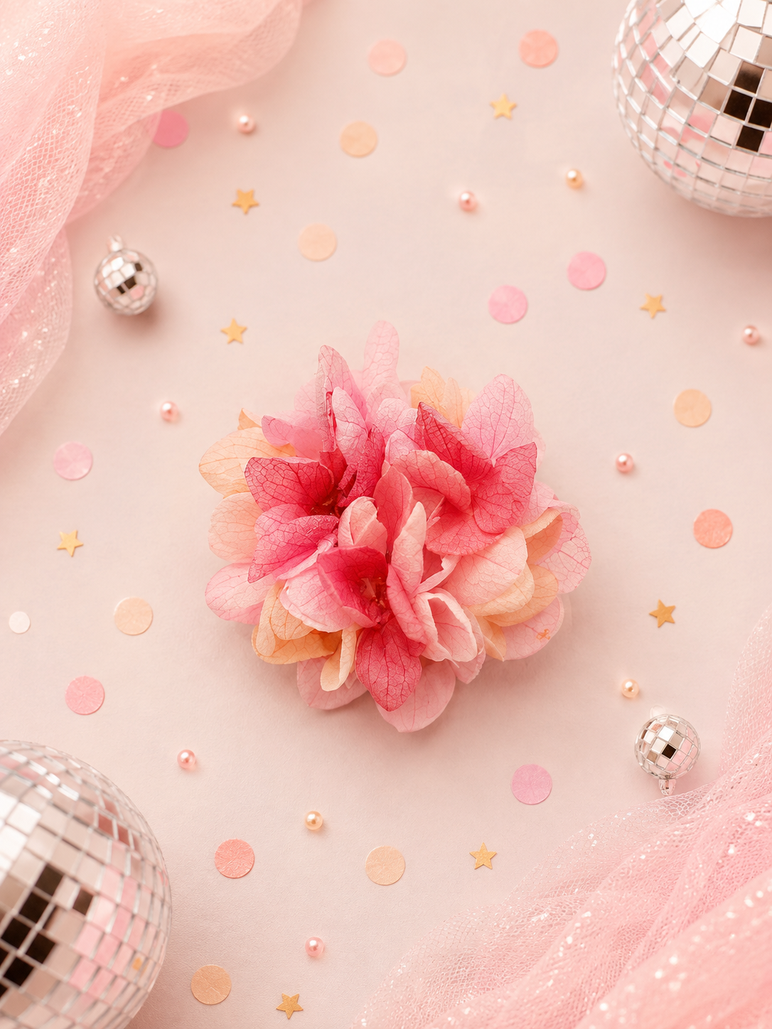 Barrette crocodile ronde 5cm en hortensia stabilise degrade de rose poudre et fuchsia pour coiffure de mariage